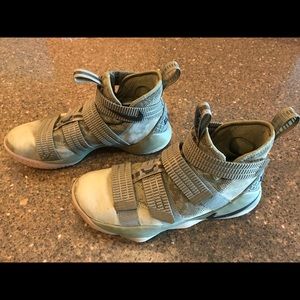 Nike Zoom basketball shoes